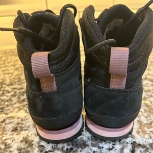 Timberland Euro Hikers Waterproof Boots.  Mid hike black Nubuck Suze 8 Like new.